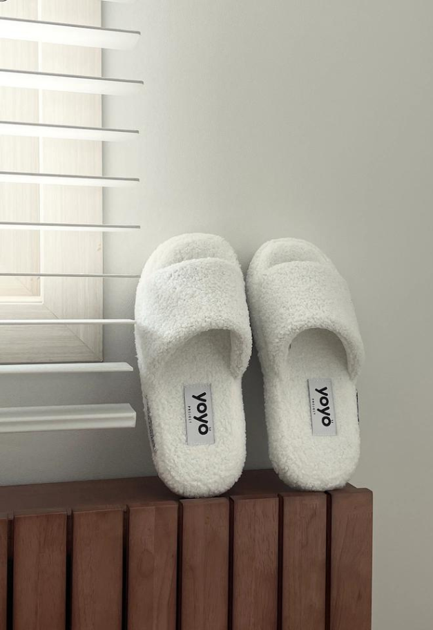 yoyo ROOM SHOES FLUFFY