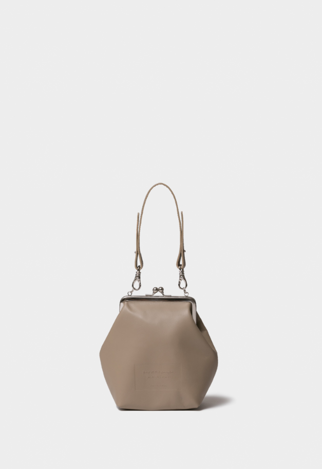 beautiful people clasp shoulder hand pouch【RESTOCK】