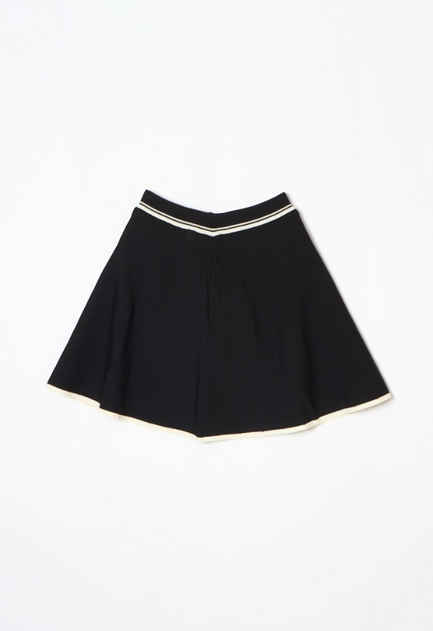 LE.NAN Urban Knit Flare Skirt