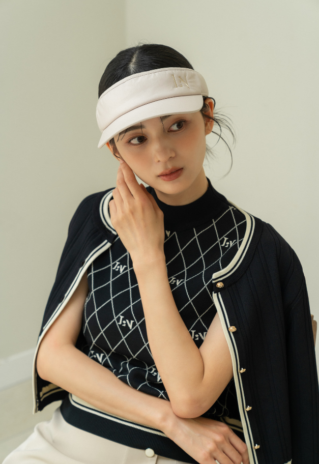 LE.NAN Logo Mock-neck Sleeveless Knit