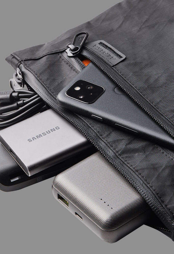 ALPAKA ZIP POUCH MAX