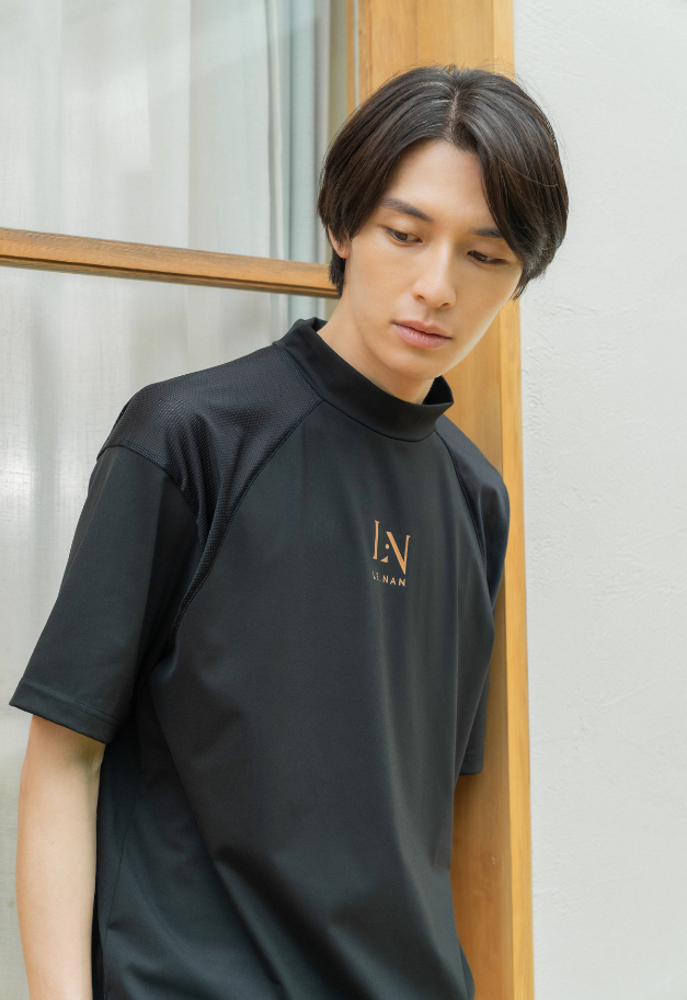 LE.NAN Logo Tape Mock-neck【UNISEX】