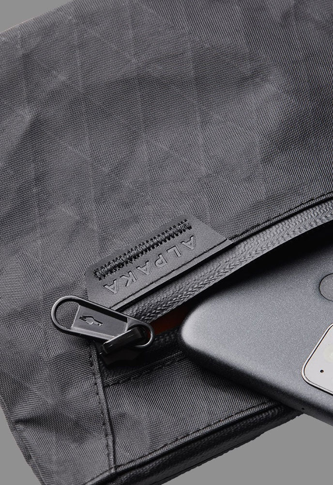 ALPAKA ZIP POUCH MAX