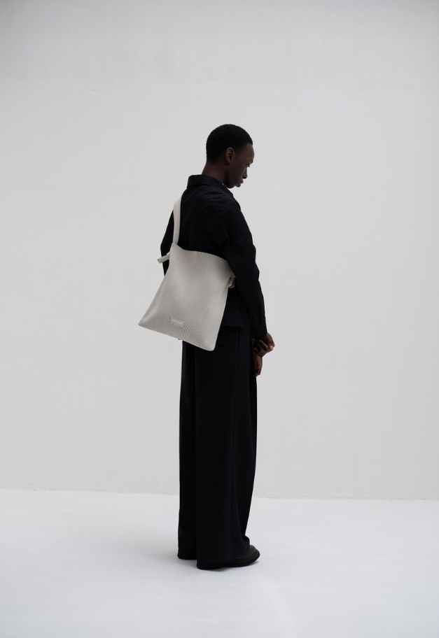 LASTFRAME KYOTO METALLIC REVERSIBLE MUSUBI TOTE – SANTÉ et NOEL