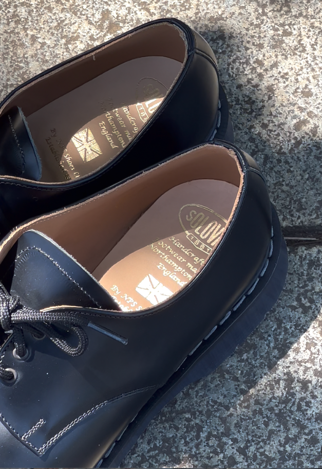 SOLOVAIR 3EYE GIBSON SHOE