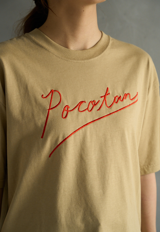 pocotan ロゴ刺繍Tシャツ