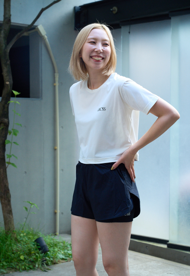 &MOSS 【クーポン割引】SMOOTH TOUCH CROPPED T-SHIRTS