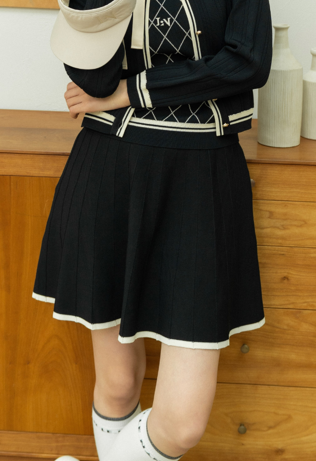 LE.NAN Urban Knit Flare Skirt