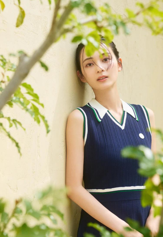 LE.NAN Line-Patterned Ribbed Knit Golf Dress【NAVY】