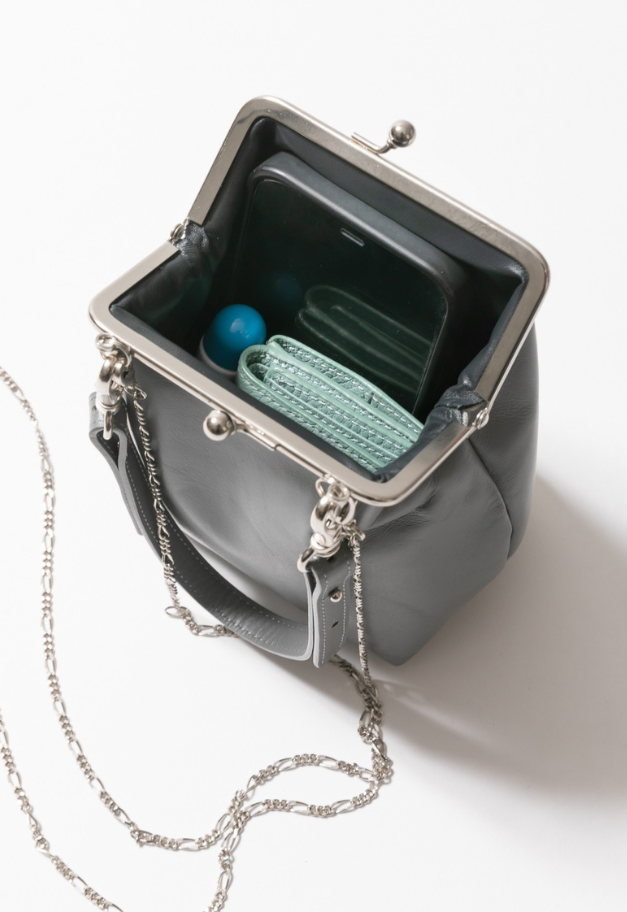 beautiful people clasp shoulder hand pouch【RESTOCK】