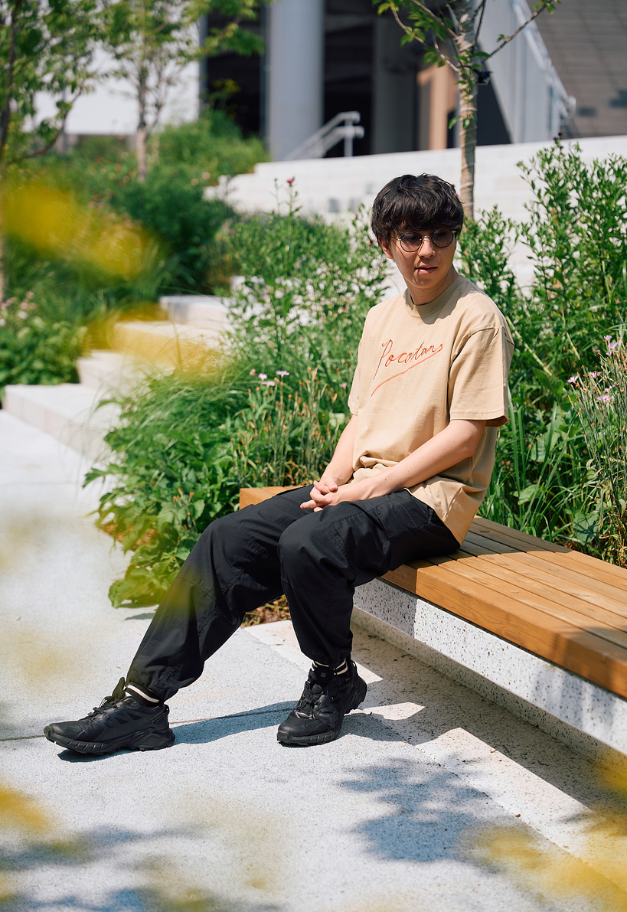 pocotan ロゴ刺繍Tシャツ