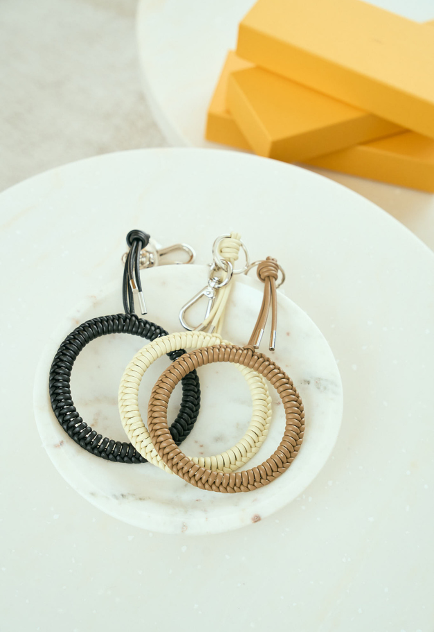 ITTI CRISTY KNOT WRIST CIRCLE CHARM / RAPTO JP – SANTÉ et NOEL