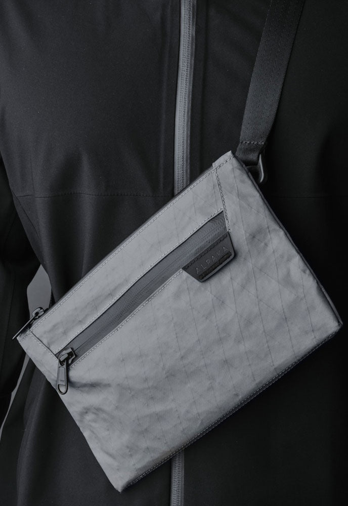 ALPAKA ZIP POUCH MAX