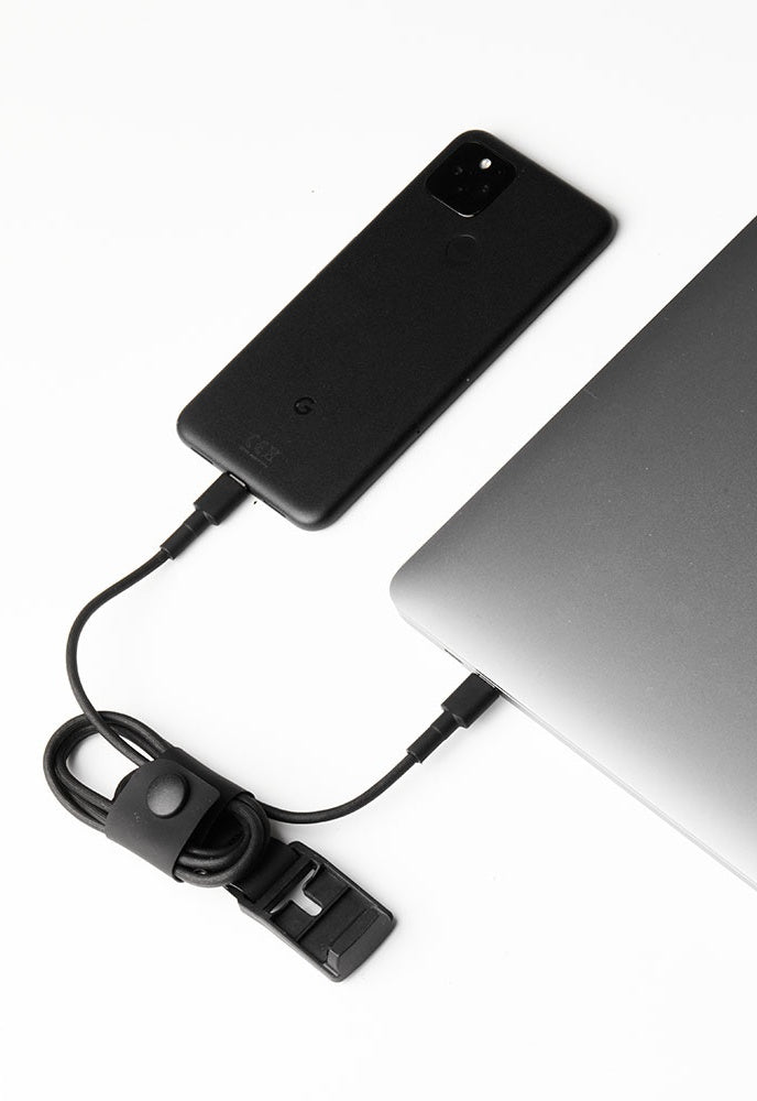 ALPAKA HUB USB LANYARD LIGHTNING