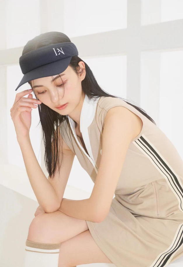 LE.NAN Side Striped Sleeveless Golf Dress【BEIGE】