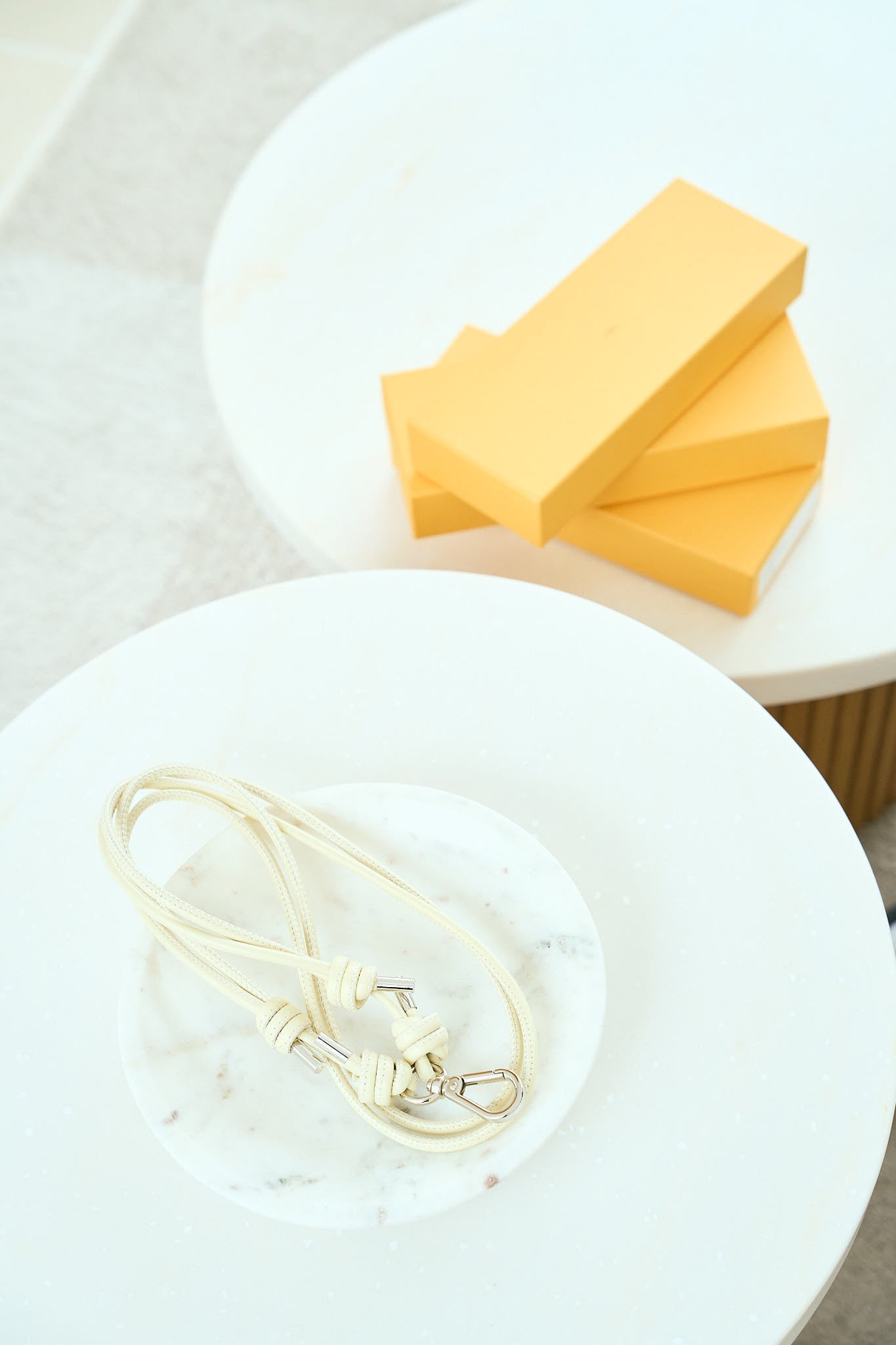 ITTI HERRIE PHONE STRING/STCOW