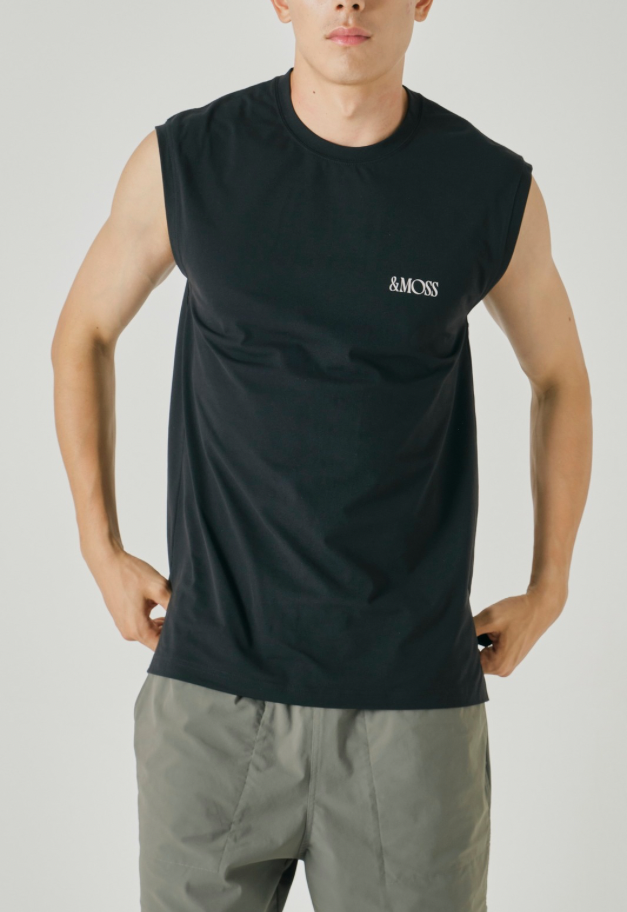&MOSS 【クーポン割引】DRY TOUCH OVERSIZED BACKPRINT NO SLEEVE T-SHIRTS