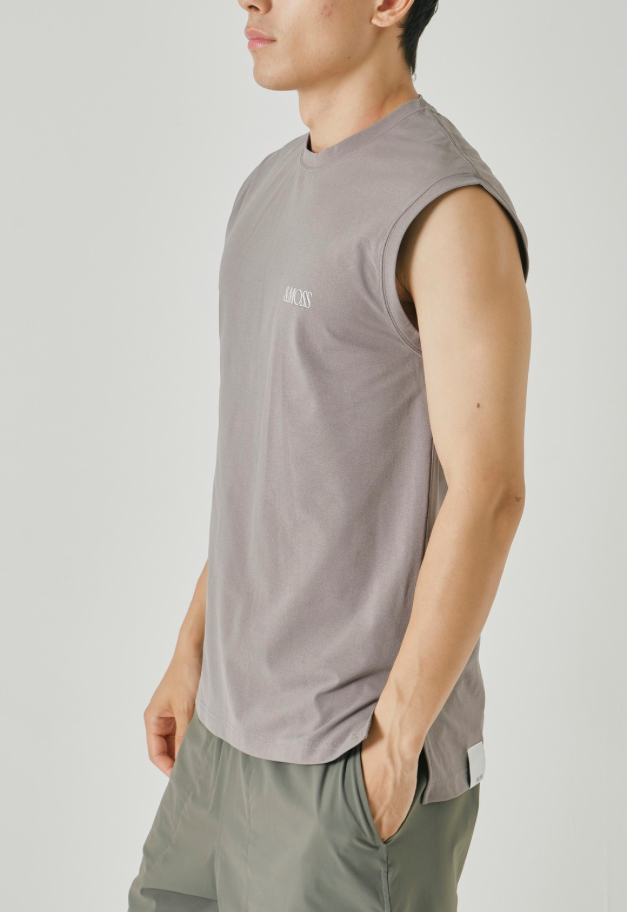 &MOSS 【クーポン割引】DRY TOUCH OVERSIZED BACKPRINT NO SLEEVE T-SHIRTS