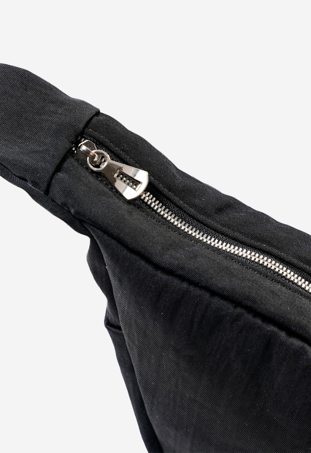 ITTI ANNIE PUFFER MINI MOON BAG/CERATO BRIGHT【予約商品】