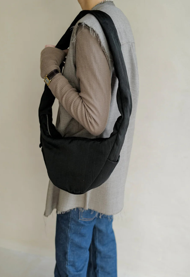 ITTI ANNIE PUFFER MINI MOON BAG/CERATO BRIGHT【予約商品】