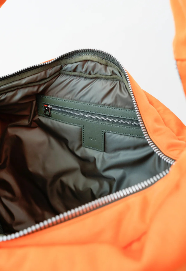 ITTI ANNIE PUFFER BIG MOON BAG/ACRYLIC CERATO BRIGHT【NEW MATERIAL/予約商品】