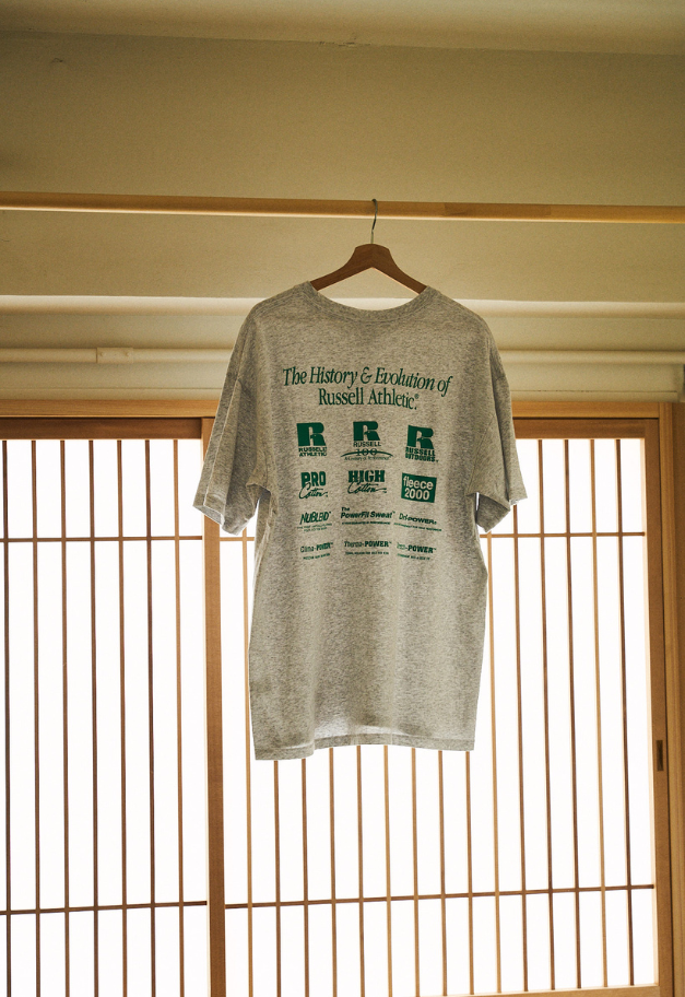 RUSSELL ATHLETIC BOOKSTORE JERSEY S/S Graphic T【UNISEX】