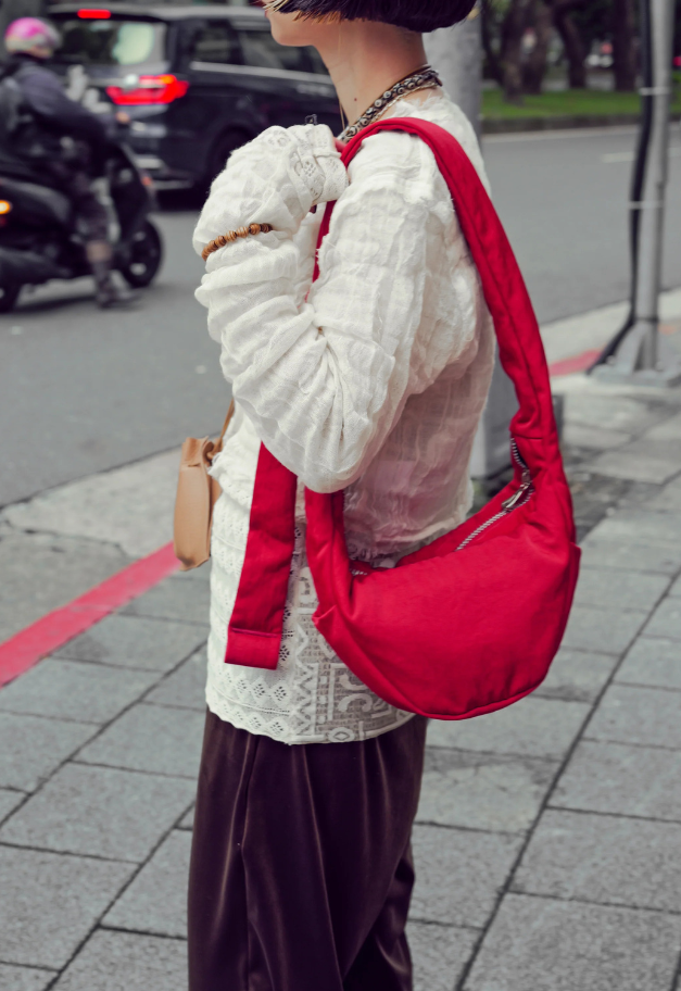 ITTI ANNIE PUFFER MINI MOON BAG/CERATO BRIGHT【予約商品】