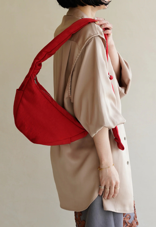 ITTI ANNIE PUFFER MINI MOON BAG/CERATO BRIGHT【予約商品】