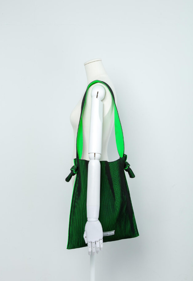 LASTFRAME KASANE REVERSIBLE MUSUBI TOTE