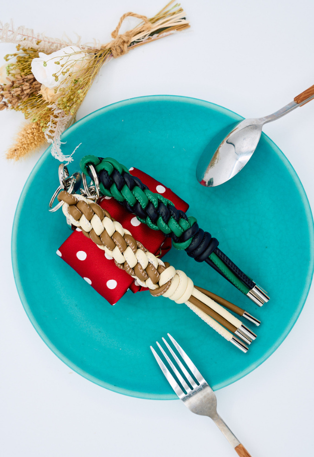 ITTI CRISTY FOLD KNOT CHARM / STCOW