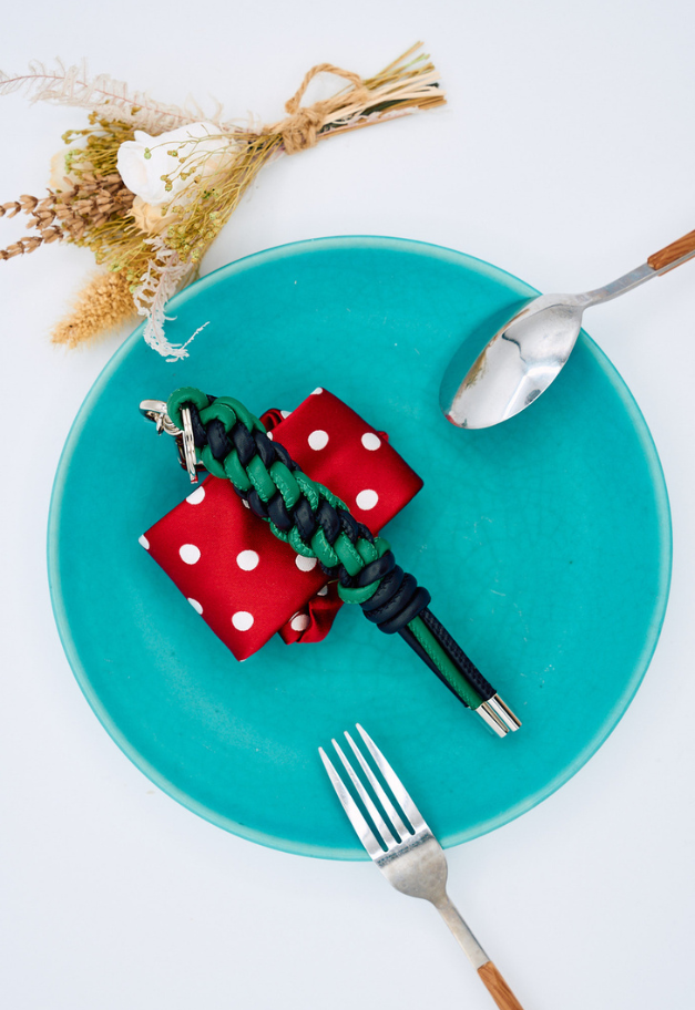 ITTI CRISTY FOLD KNOT CHARM / STCOW