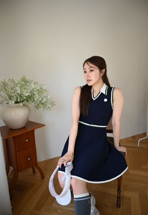 LE.NAN Line-Patterned Ribbed Knit Golf Dress【NAVY】