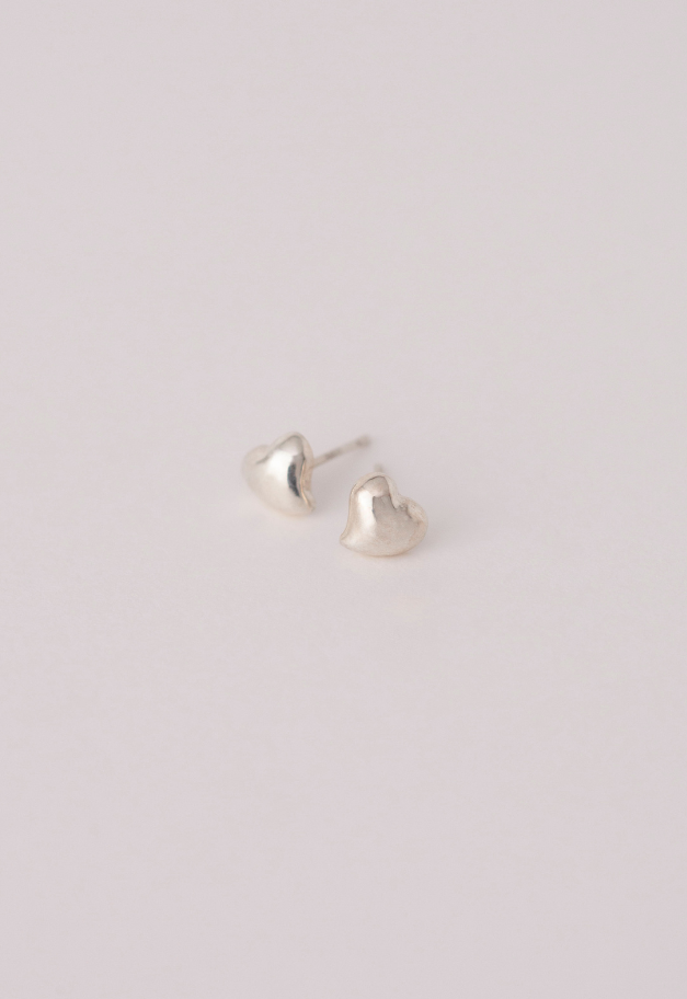 The Noetic. Heart Earrings (Silver925) 【残り1点】