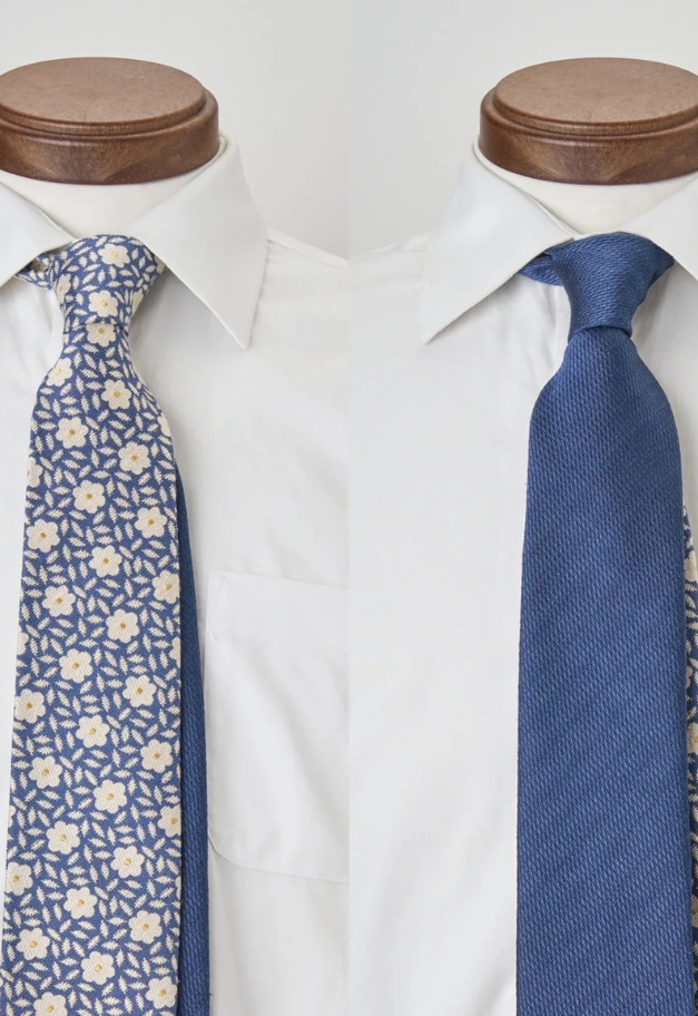 giraffe 小さな幸せを見つけて&チャーミングが、隠せない。｜リバーシブルフラワーソリッドタイ