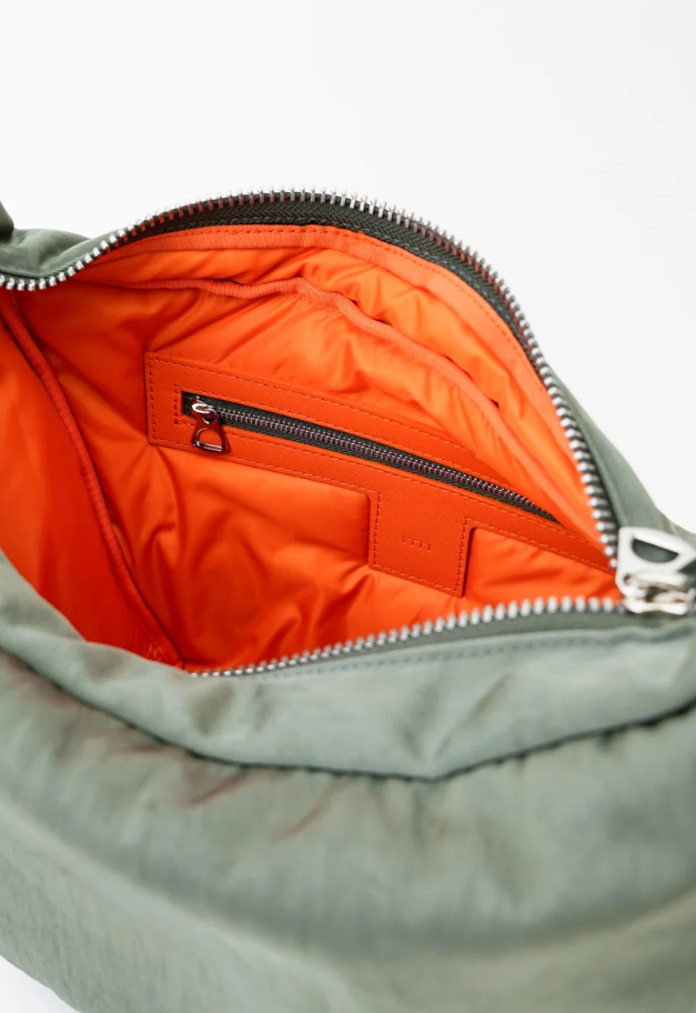 ITTI ANNIE PUFFER TOWN MOON BAG/ACRYLIC CERATO BRIGHT【NEW MATERIAL/予約商品】