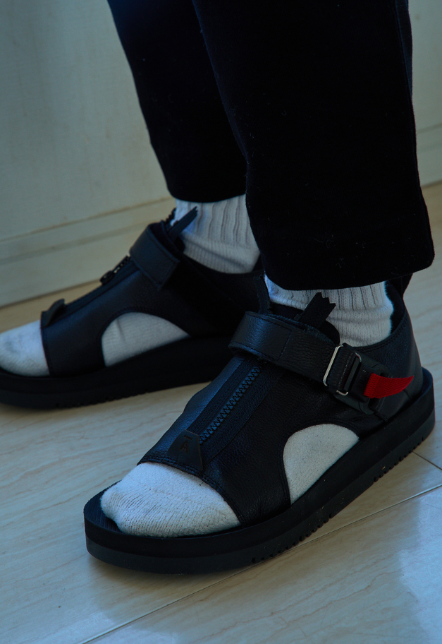 ◆[バイバック保証] HIJACK SANDALS BUSTONG【26/26.5/27/28】