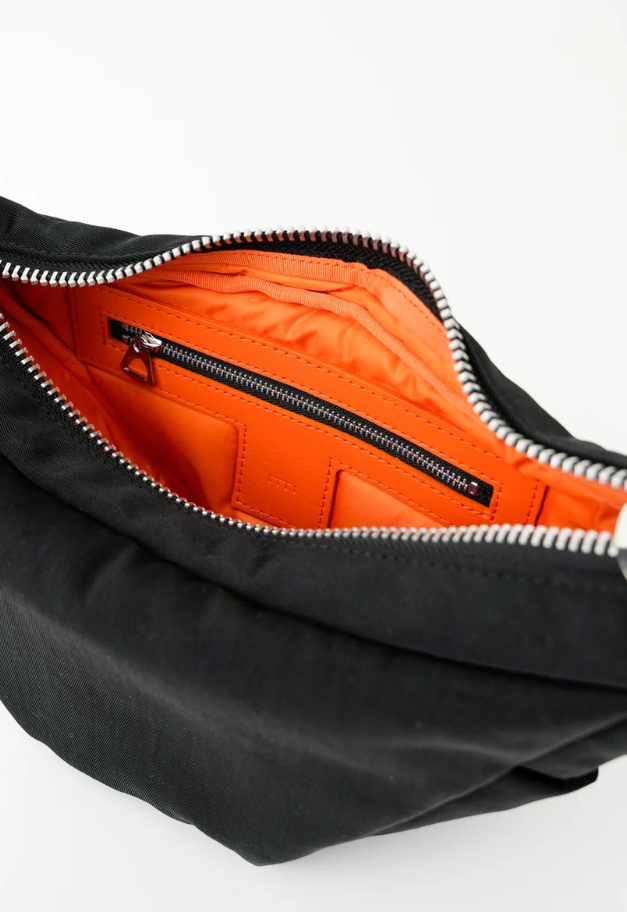 ITTI ANNIE PUFFER MINI MOON BAG/ACRYLIC CERATO BRIGHT【NEW MATERIAL/予約商品】