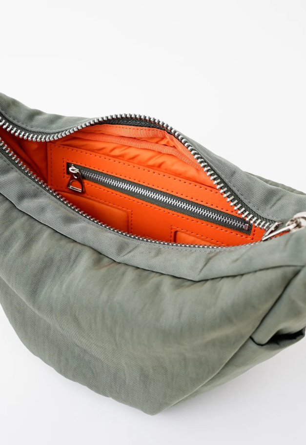 ITTI ANNIE PUFFER MINI MOON BAG/ACRYLIC CERATO BRIGHT【NEW MATERIAL/予約商品】