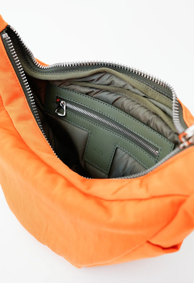 ITTI ANNIE PUFFER MINI MOON BAG/ACRYLIC CERATO BRIGHT【NEW MATERIAL/予約商品】