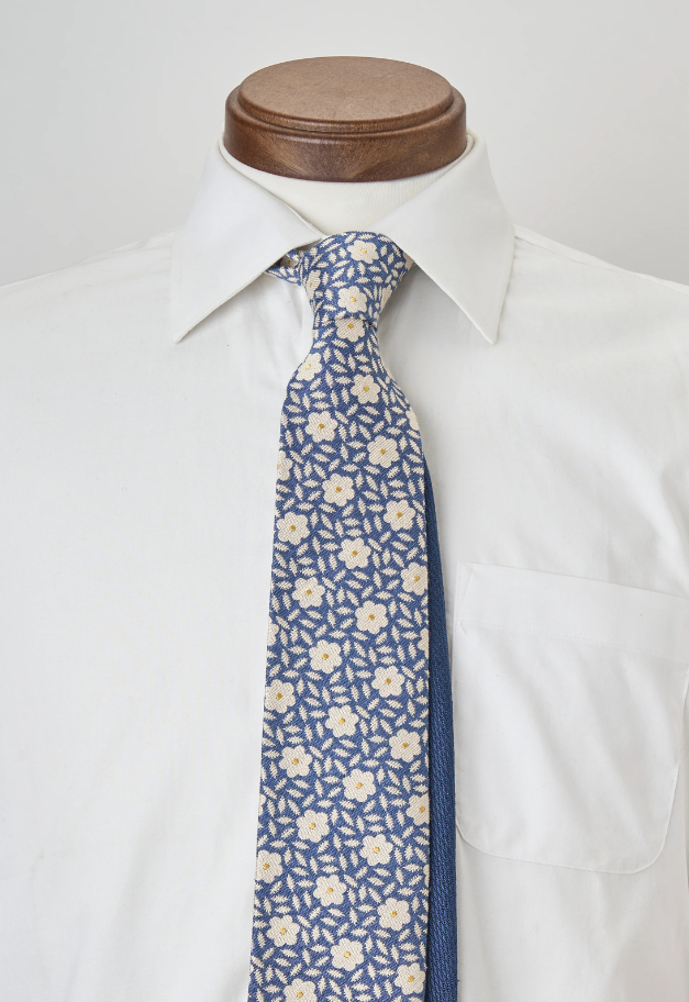 giraffe 小さな幸せを見つけて&チャーミングが、隠せない。｜リバーシブルフラワーソリッドタイ