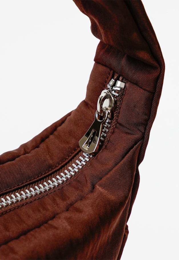 ITTI ANNIE PUFFER MINI MOON BAG/CERATO BRIGHT【予約商品】