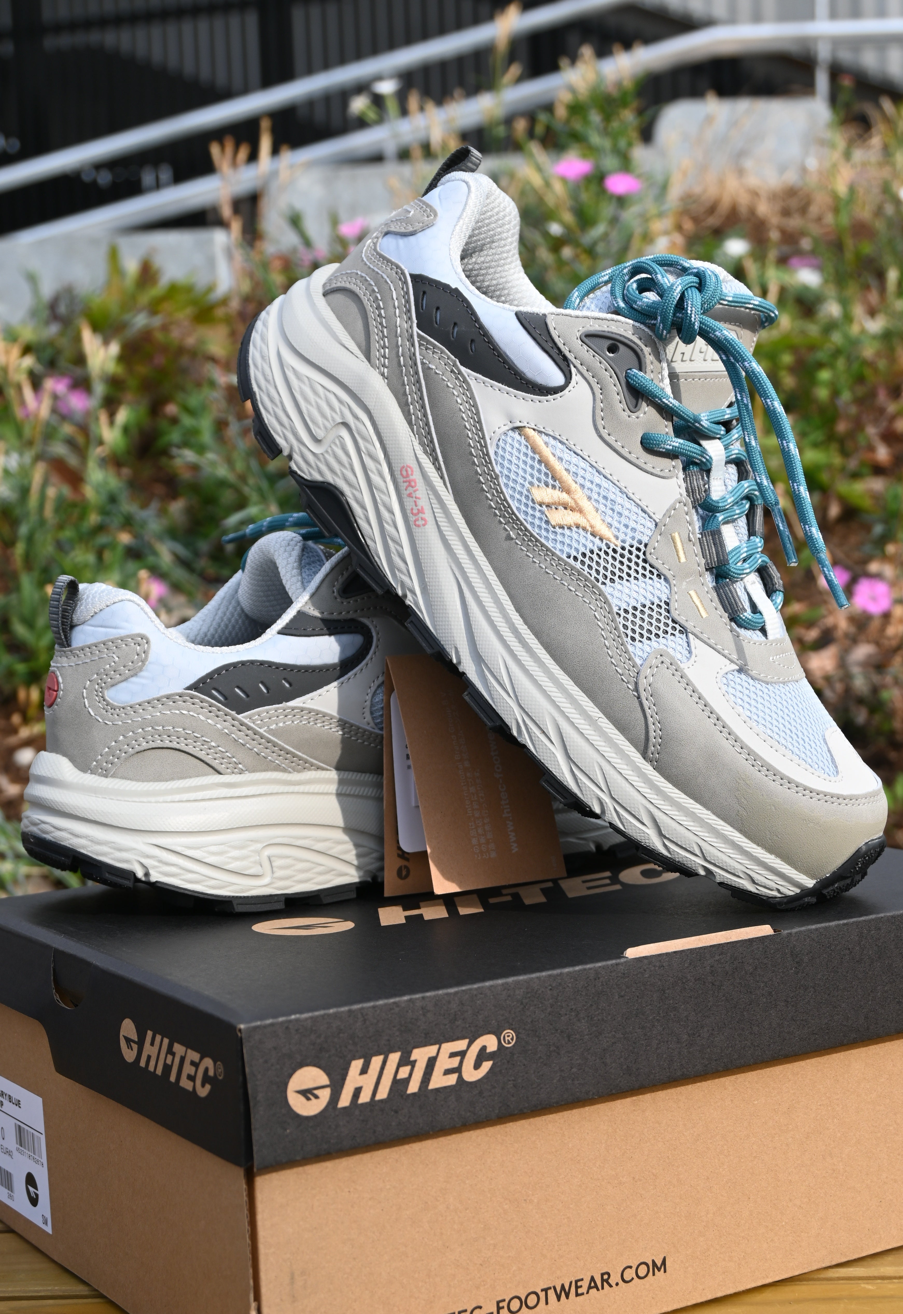 HI-TEC EASTEND WP【期間限定クーポン 15%OFF OFF-WHITE/BLACK/GRAYBLUE】