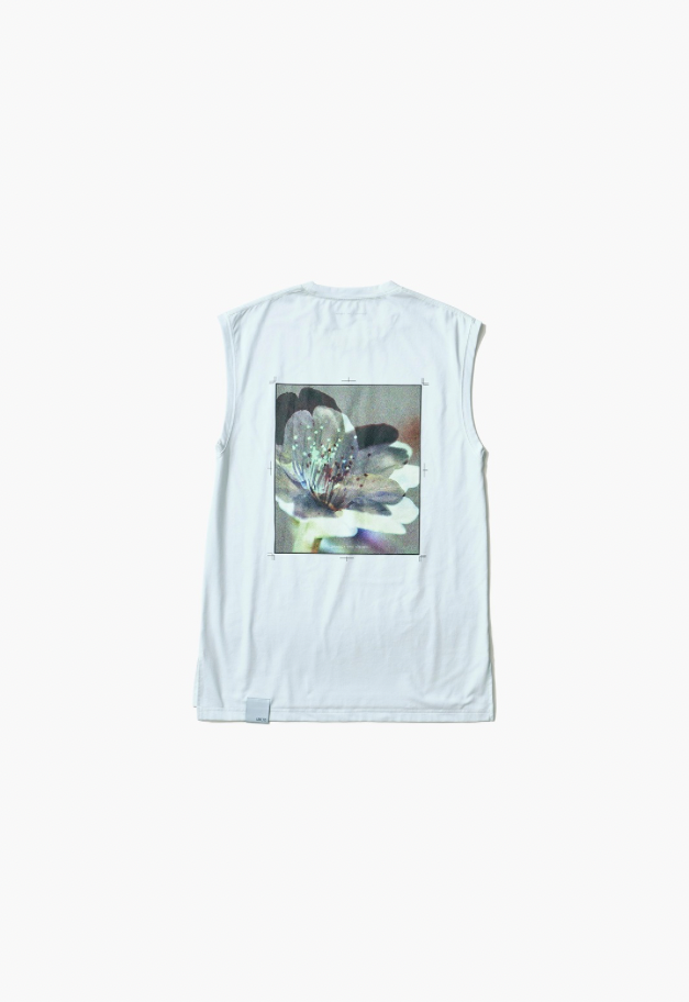◆[バイバック保証] &MOSS 【クーポン割引】DRY TOUCH OVERSIZED BACKPRINT NO SLEEVE T-SHIRTS