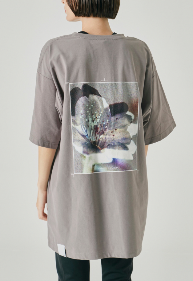 &MOSS 【クーポン割引】DRY TOUCH BACKPRINT T-SHIRTS